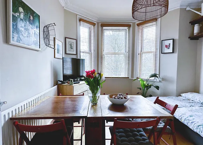 Artistic Pied-A-Terre, Steps From The Tube, Moments From London\'S Heart