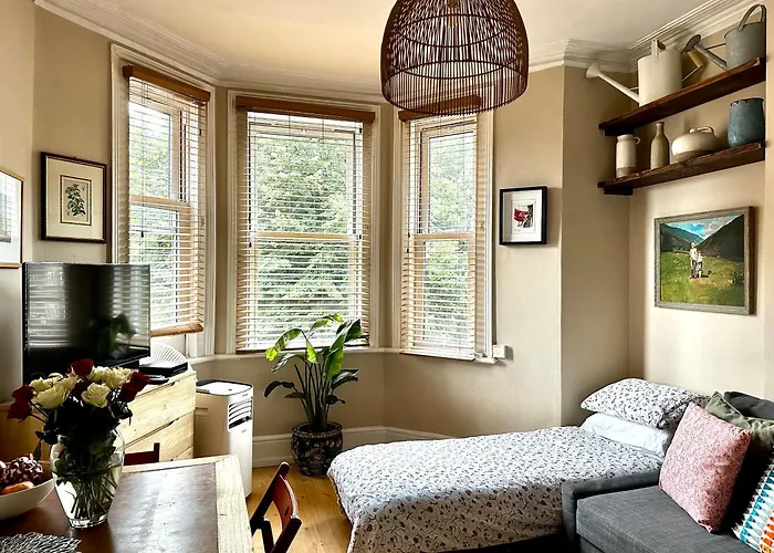 Artistic Pied-A-Terre, Steps From The Tube, Moments From London\'S Heart